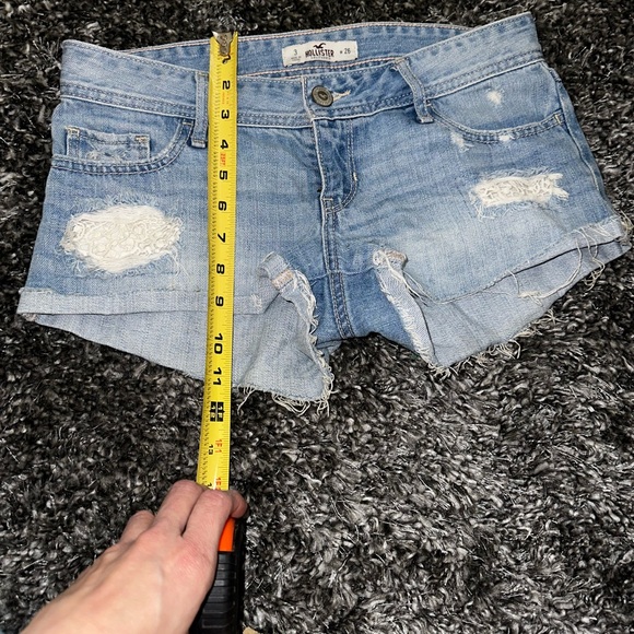 Shorts - Picture 2 of 4